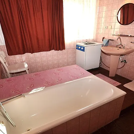 Holiday In 1170 Semesterbostad Chysky